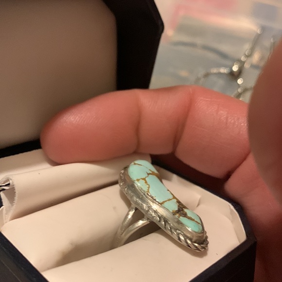 Turquoise and silver ring - Picture 2 of 6